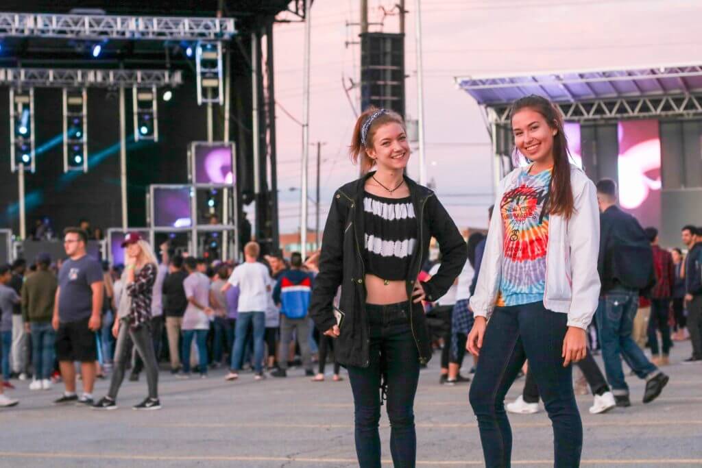 Frosh 2016 Street Styles, Anna-Maria and Katie