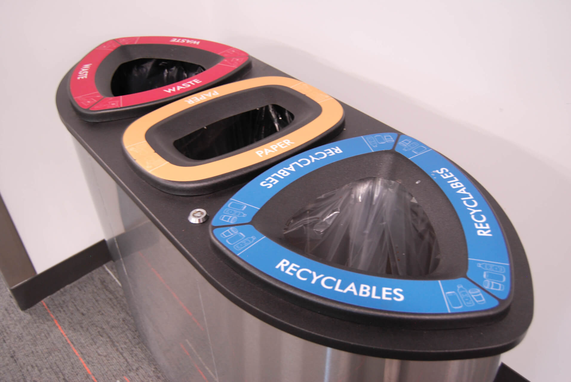 Humber garbage sorting container